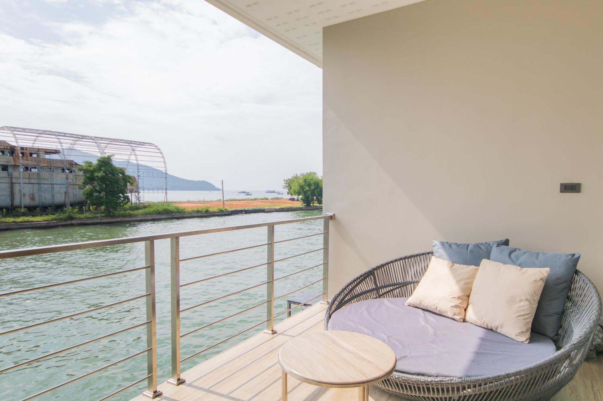 Baan Tah On The Sea Hotel Bang Sare Buitenkant foto